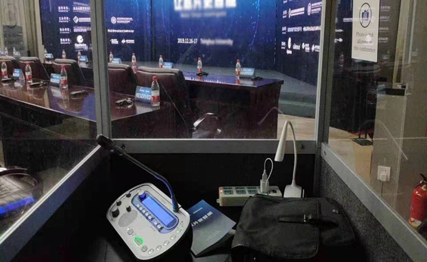 高級同聲翻譯譯員工資一般多少錢？